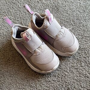 Toddler Nike sneakers